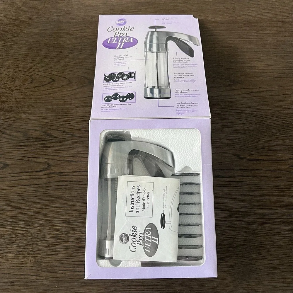 Wilton‎ Cookie Pro Ultra II Cookie Press w/ 16 Shaping Disks Vintage NEW